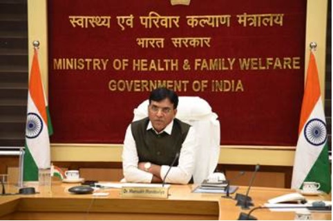 Dr. Mansukh Mandaviya interacts with Officials of regional PIB, DD, AIR and regional media persons; appreciates their crucial role during COVID Pandemic