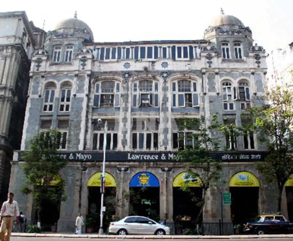 Lawrence and Mayo – The Caretaker of your Eyes