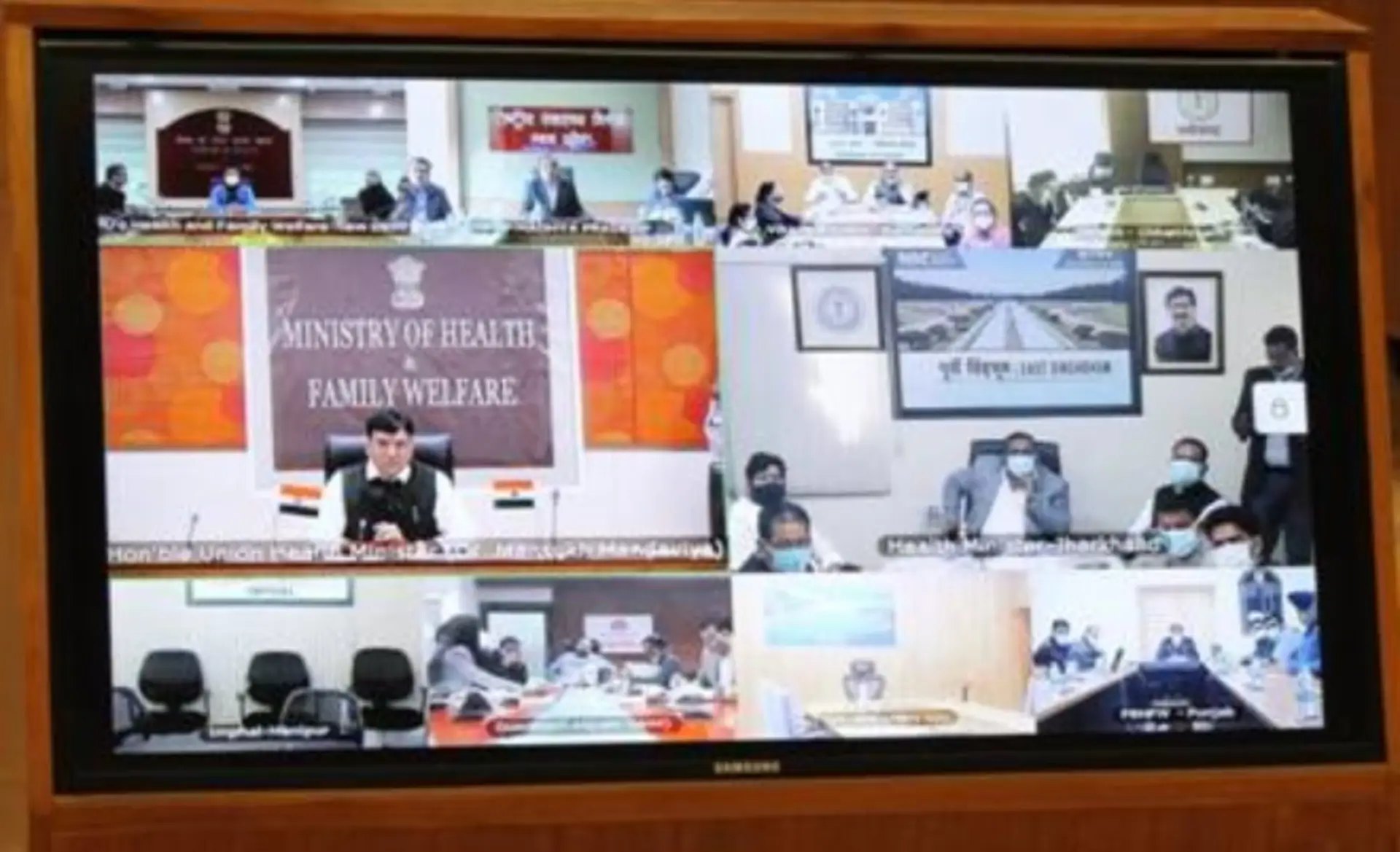 Dr. Mansukh Mandaviya reviews Public Health Preparedness to COVID19 and National COVID19 Vaccination Progress with States/UT