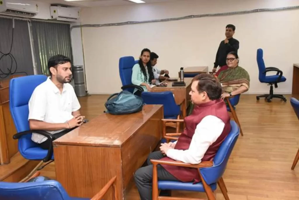 PIB Organizes Preventive Health Check-up and Consultation Camp for Safai Mitra and Officials in Collaboration with All India Institute of Ayurveda and Dr. Ram Manohar Lohia Hospital