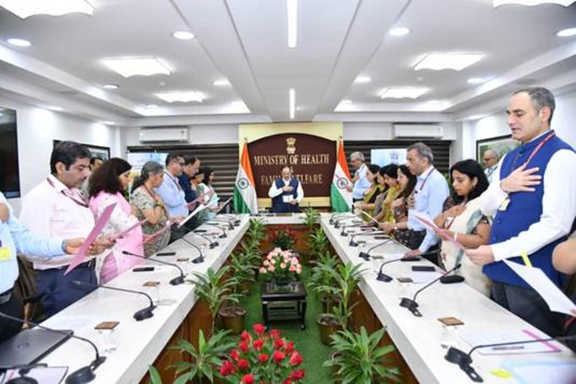 Union Health Minister Shri J.P. Nadda administers Integrity Pledge to officers and staff of Health Ministry as part of Vigilance Awareness Week 2025